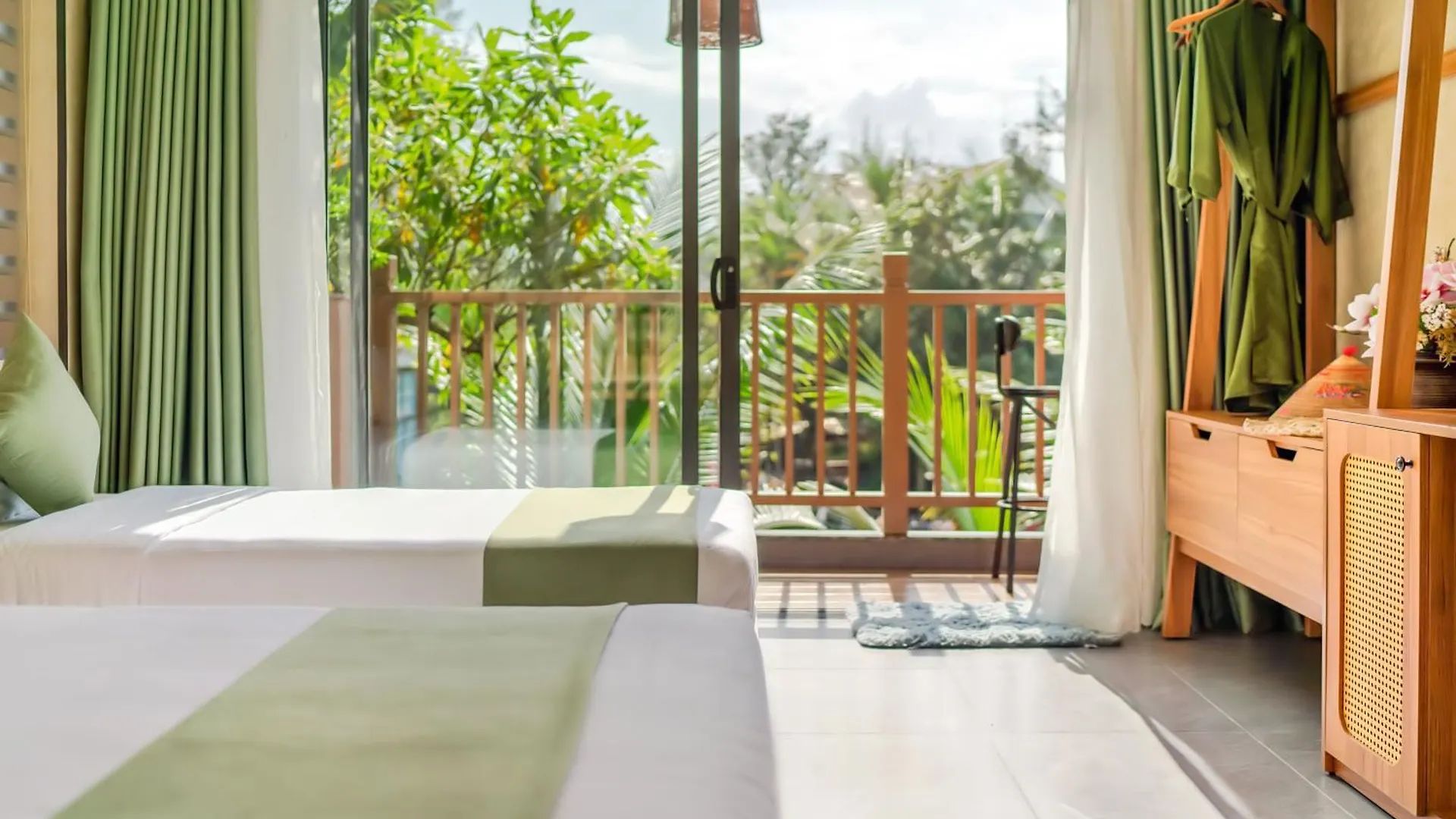 Hotell The Linh Seaside Villa Hoi An
